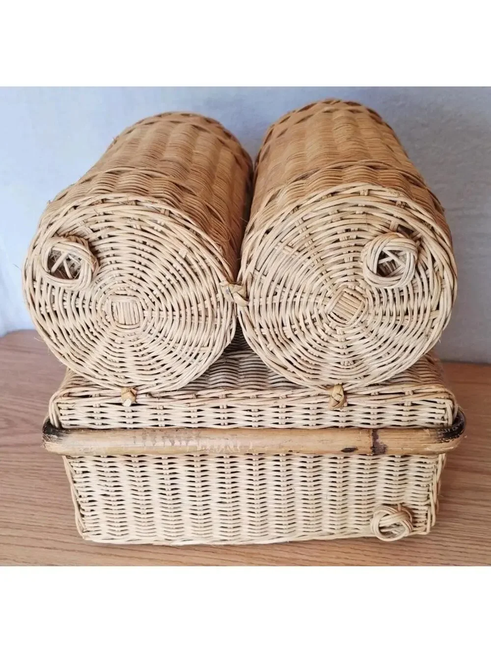 1960’s VTG Camping Wicker Picnic Basket with Double Wine Bottle Holder MCM